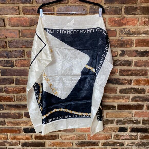 CHANEL Vintage Silk Ivory Black Chain Floral Square Scarf Women's - Picture 8 of 8